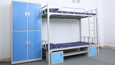 四门铁皮衣柜